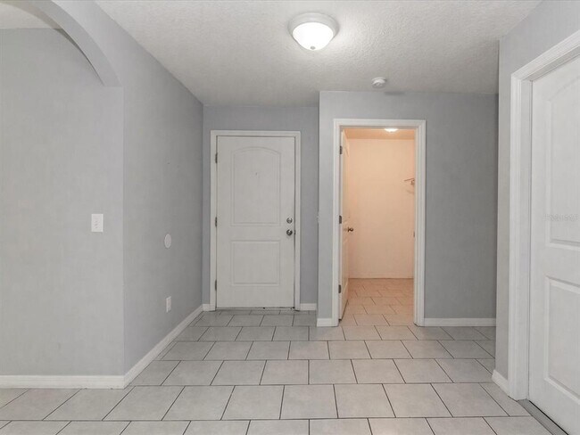 Building Photo - 5555 Maggiore Blvd