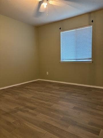 Building Photo - 2813 Cliffview Dr