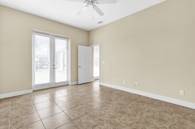 Building Photo - 1280 S Village Square