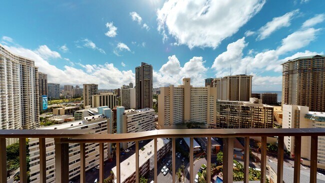 Building Photo - Waikiki, Pet Friendly. Central AC