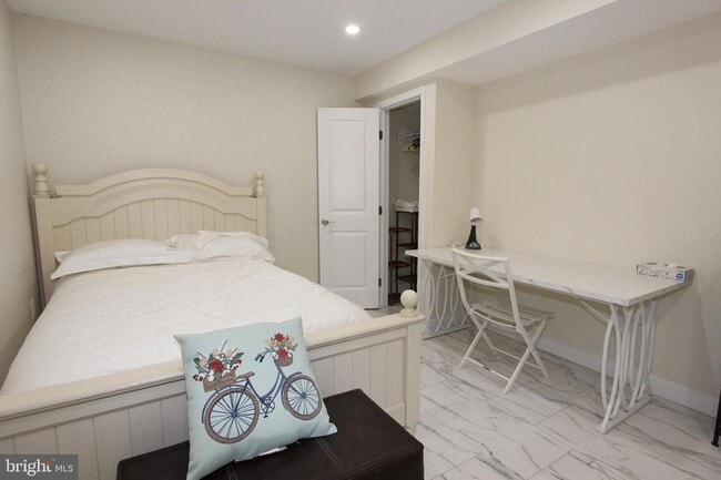 Building Photo - 38 Riggs Rd NE