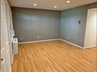 Building Photo - 10 Wild Oaks Rd