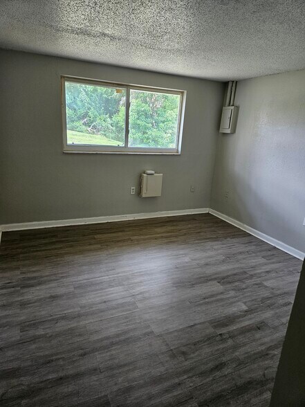 Building Photo - 6608 Chalice St