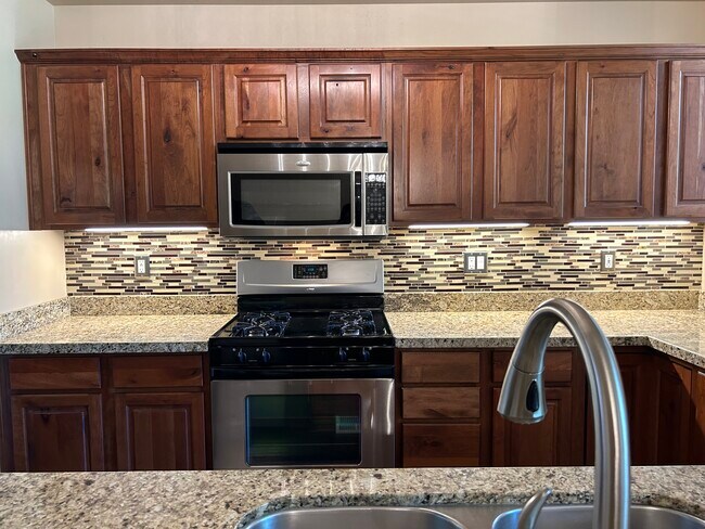 Building Photo - 114 W 3240 N