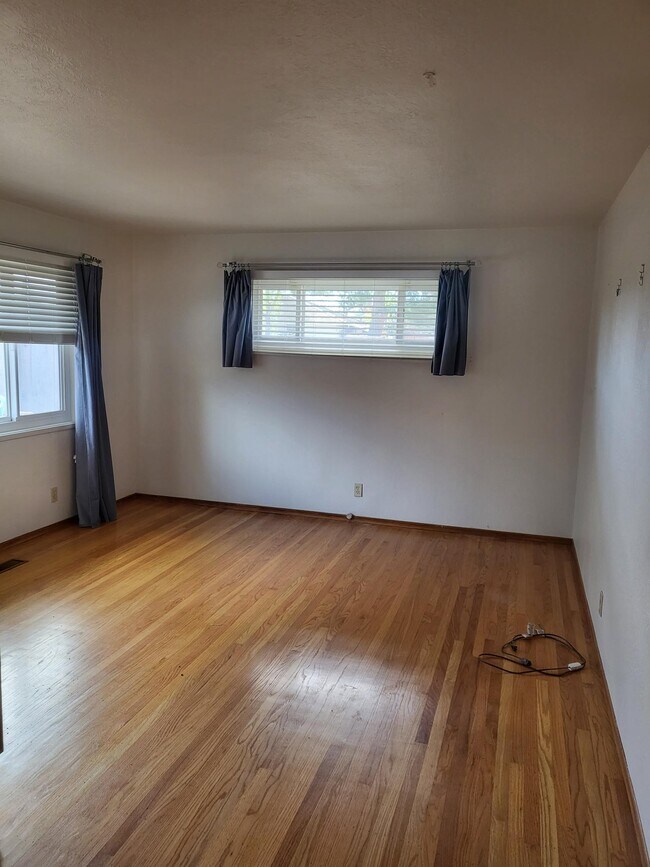 Building Photo - 1538 Belleville Way