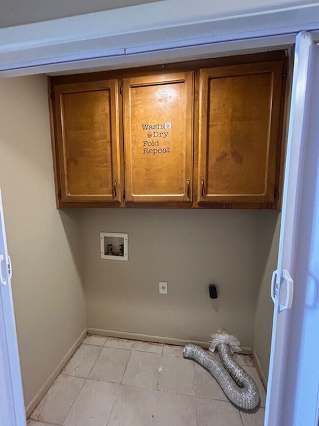 Building Photo - 12784 Brogdon Ln