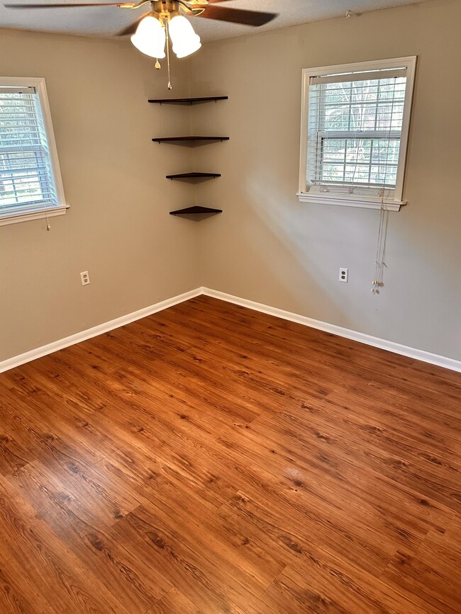 Building Photo - 406 Rutland Rd