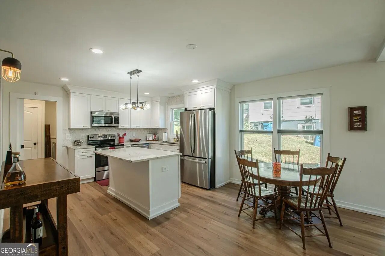 Building Photo - 2657 Blount St