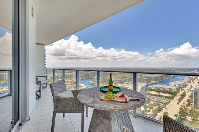 Building Photo - 4111 S Ocean Dr