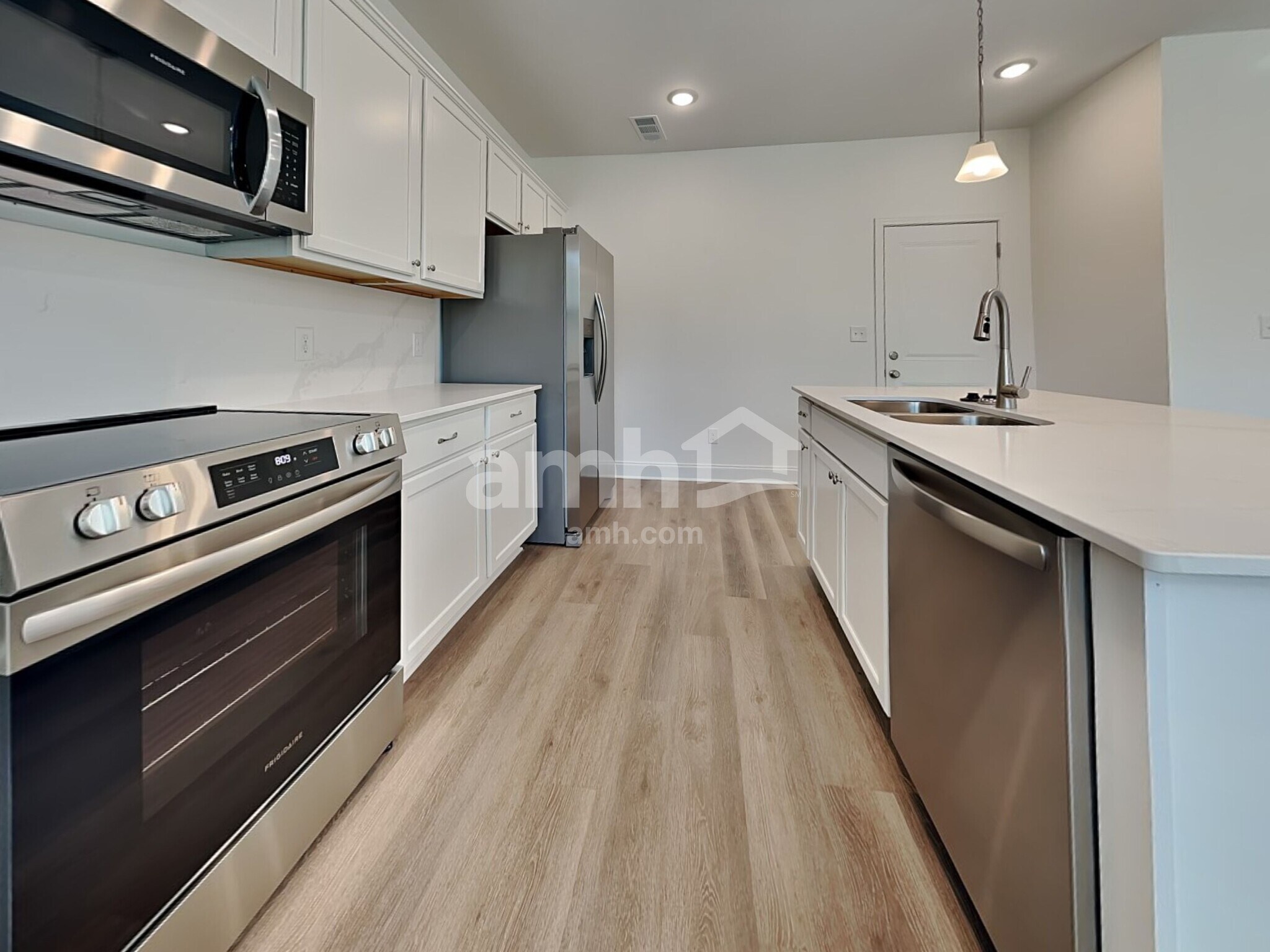 Building Photo - 304 Sharpe Ct