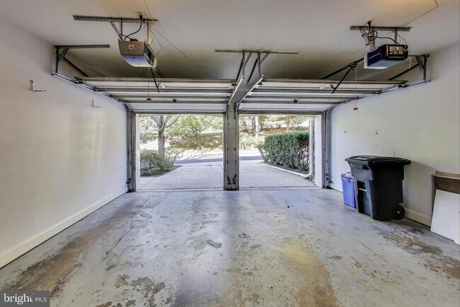 Building Photo - 6402 Spring View Pl