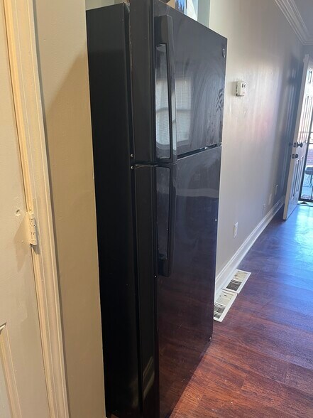 Building Photo - 650 Jett St NW