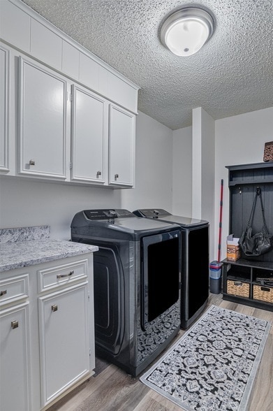 Building Photo - 130 Elmview Ln