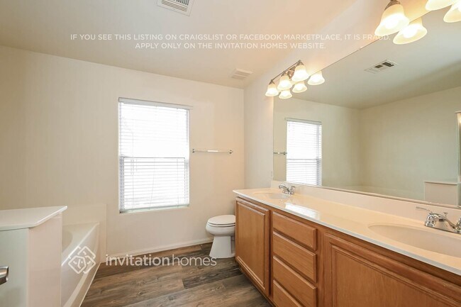 Building Photo - 11169 Alora St