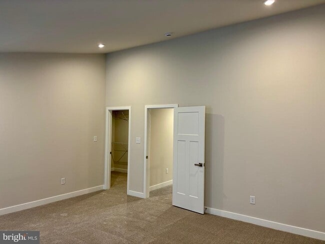 Building Photo - 88 Rosemary Wy