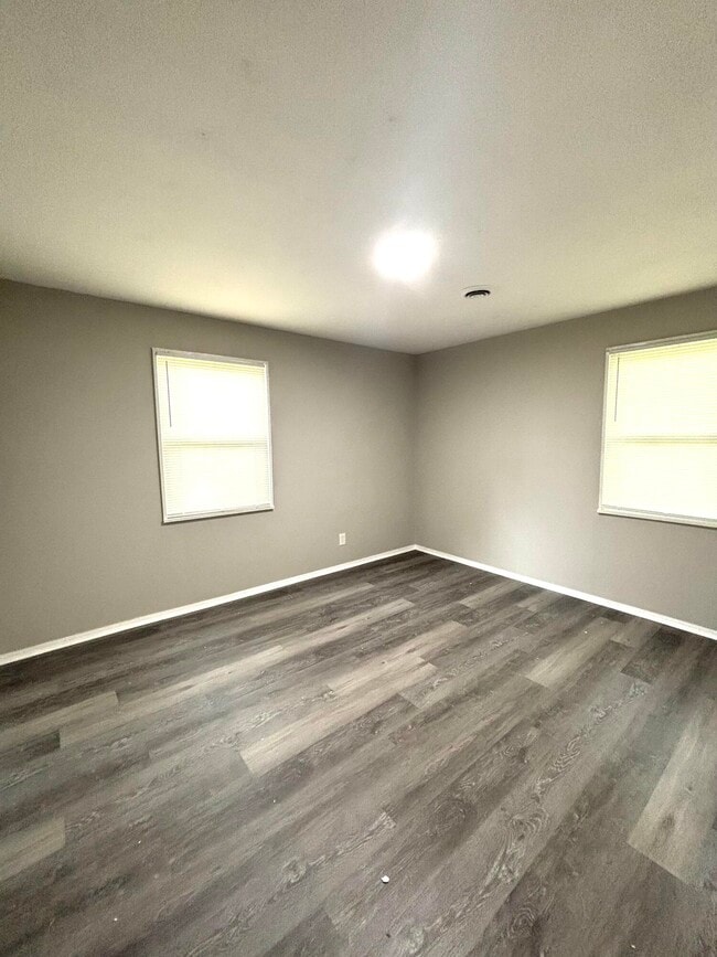 Building Photo - 1282 Crosland Dr NE