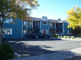 Primary Photo - Colonial Court Apartments
