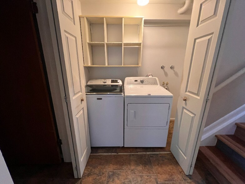 Building Photo - 630 Bridger Dr