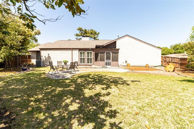 Building Photo - 3000 Townbluff Dr