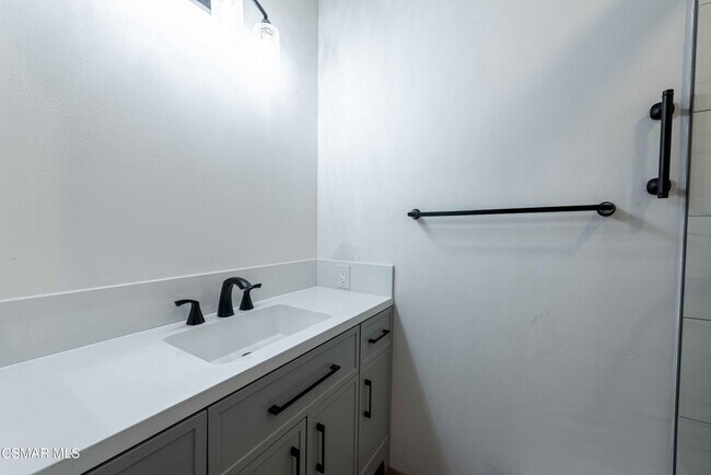 Building Photo - 2642 Blue Ridge Cir