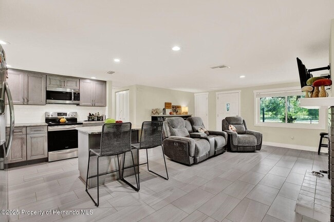 Building Photo - 18321 Edgewood Dr