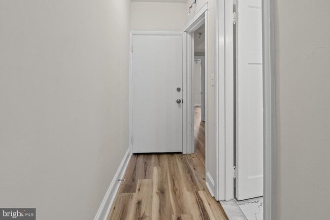 Building Photo - 308 Elrino St