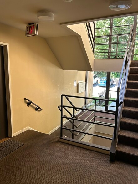 Building Photo - 175 Mill Pond Rd