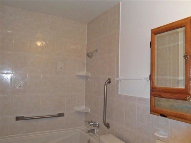 Building Photo - 2725 Brandywine Dr