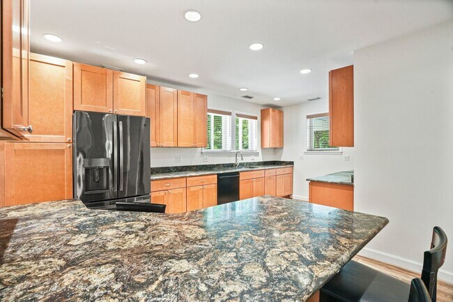 Building Photo - 7712 Dolly Dr