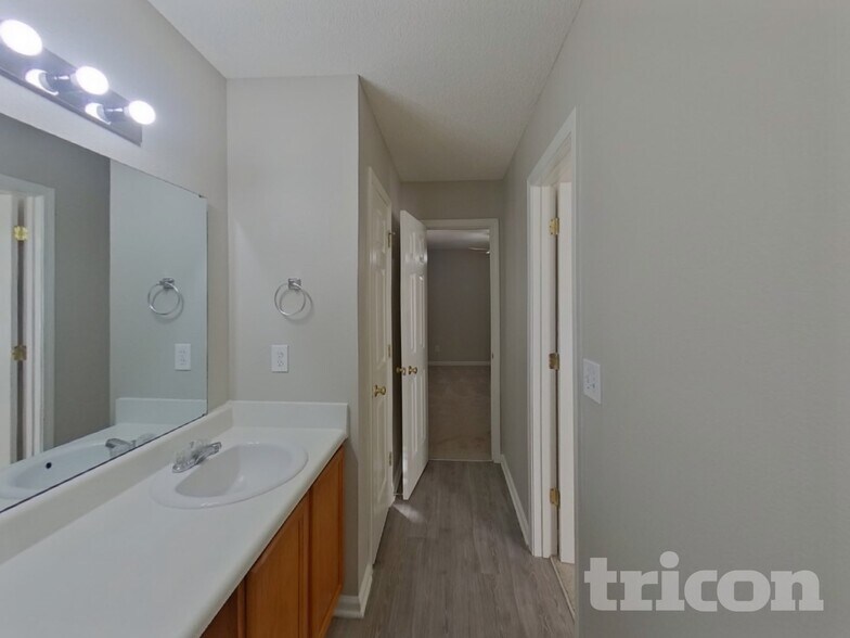 Building Photo - 428 Robins Egg Dr