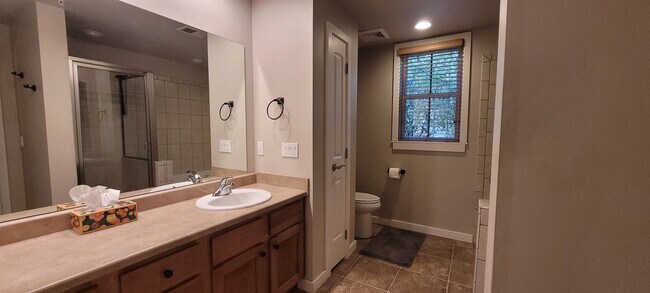 Building Photo - Monterra Delight on Main floor fully furni...