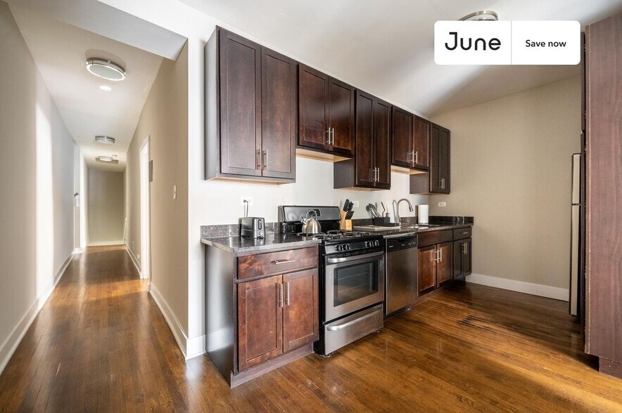 Building Photo - 3304 W Armitage Ave