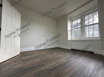 Building Photo - 463 Linden Ave