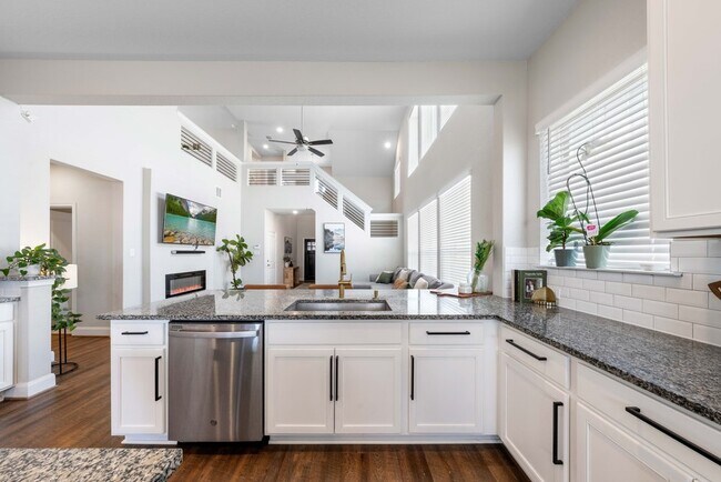 Building Photo - Spacious 4-Bed Oasis with Pool Access & Modern Upgrades in New Braunfels