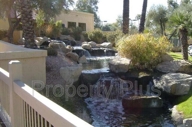 Building Photo - 9708 E Vía Linda