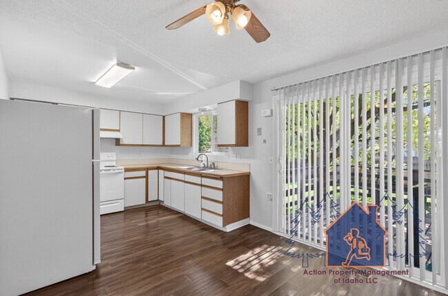 Building Photo - 510 Elmwood Dr