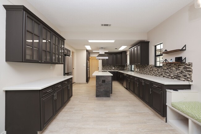 Building Photo - 44 Indian Clover Dr