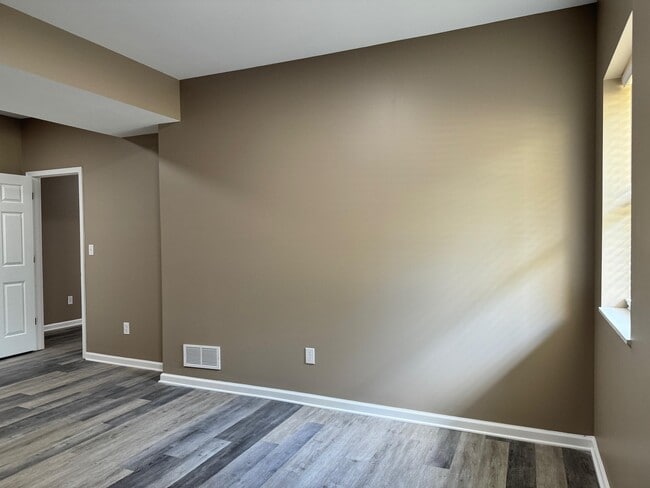 Building Photo - 222 Beechwood Dr