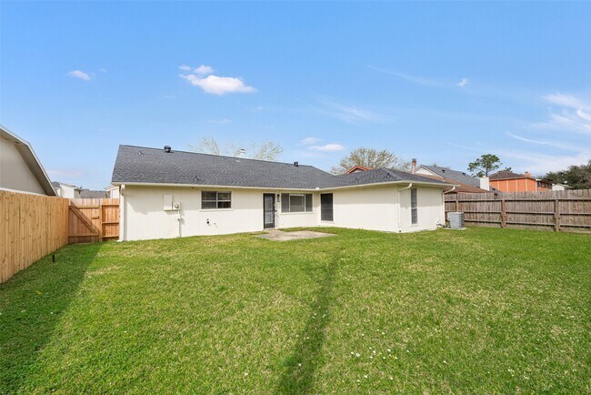 Building Photo - 16419 Lost Quail Dr
