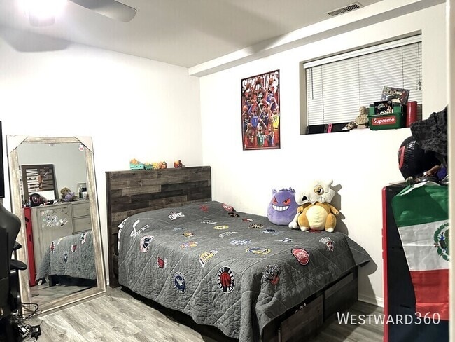 Building Photo - 3936 N Ashland Ave