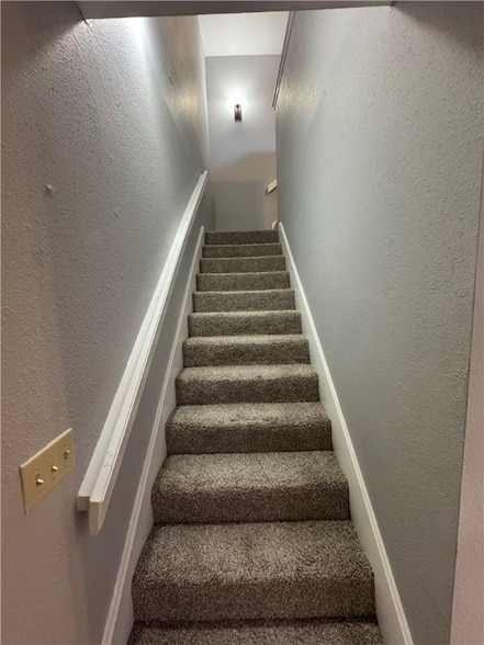 Building Photo - 1305 W Villa Maria Rd