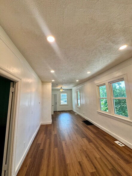 Building Photo - 4507 S 15th St