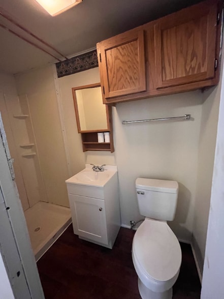 Building Photo - 106 Elmwood St