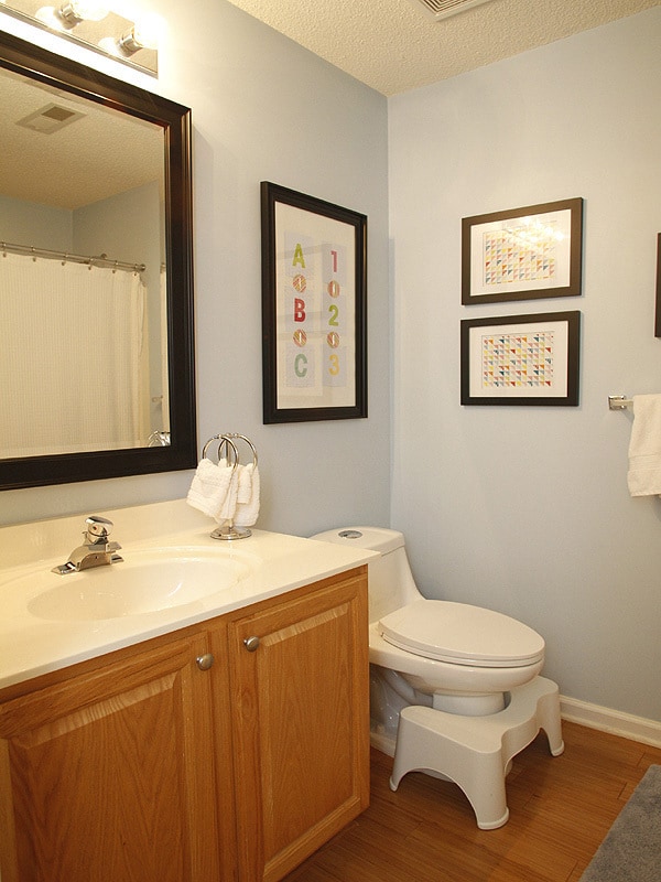 Building Photo - Beautifully Updated Home in Desirable Scho...