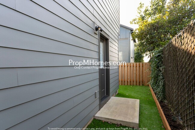 Building Photo - Modern Two Bedroom Home in Mt. Tabor!