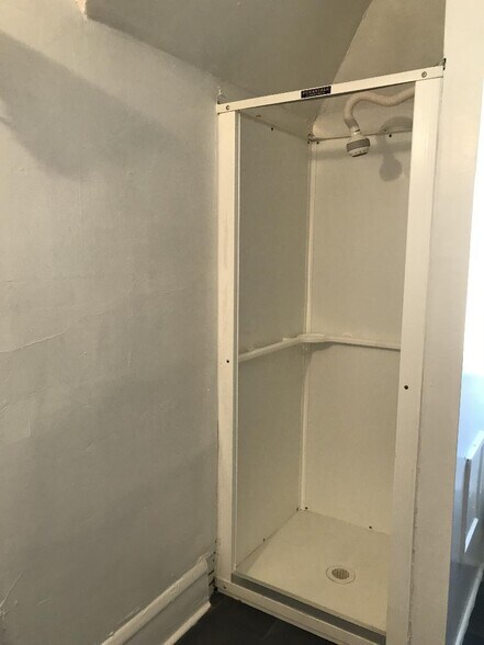 newer shower stall, less then six months. - 104 Gayley St