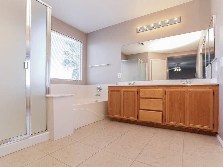 Building Photo - 8800 Happy Pines Ave