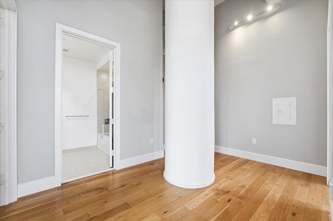 Building Photo - 50 Dey St