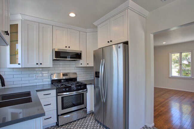 Kitchen - 3200 McCarthy Dr