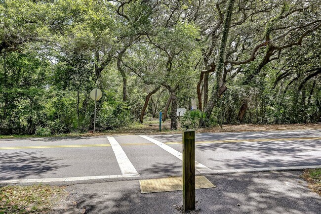 Building Photo - Mariners Walk - Easy walk to the beach
